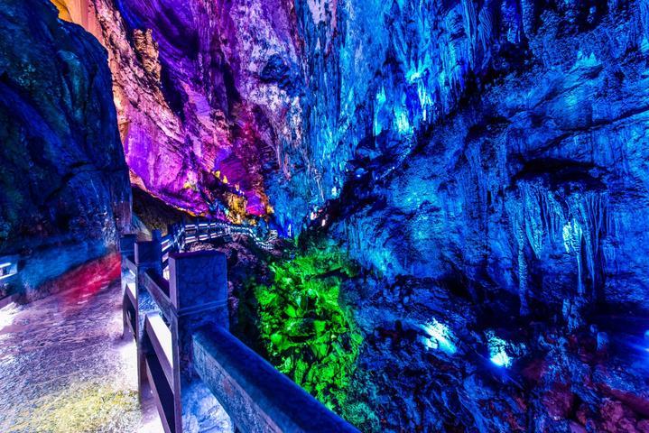 中欧班列西通道双口岸累计通行量超7万列