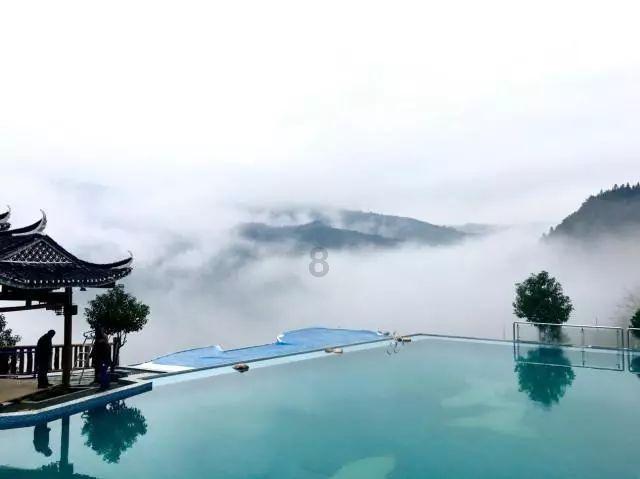 形容一个人只要听见别人说的坏话他就不高兴的成语？游戏画面