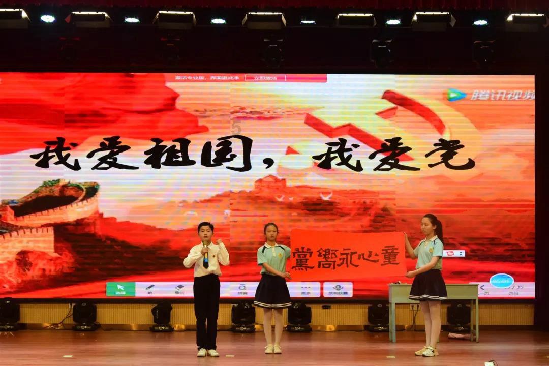 《诗行重庆》开机 邀请单霁翔探寻重庆文化