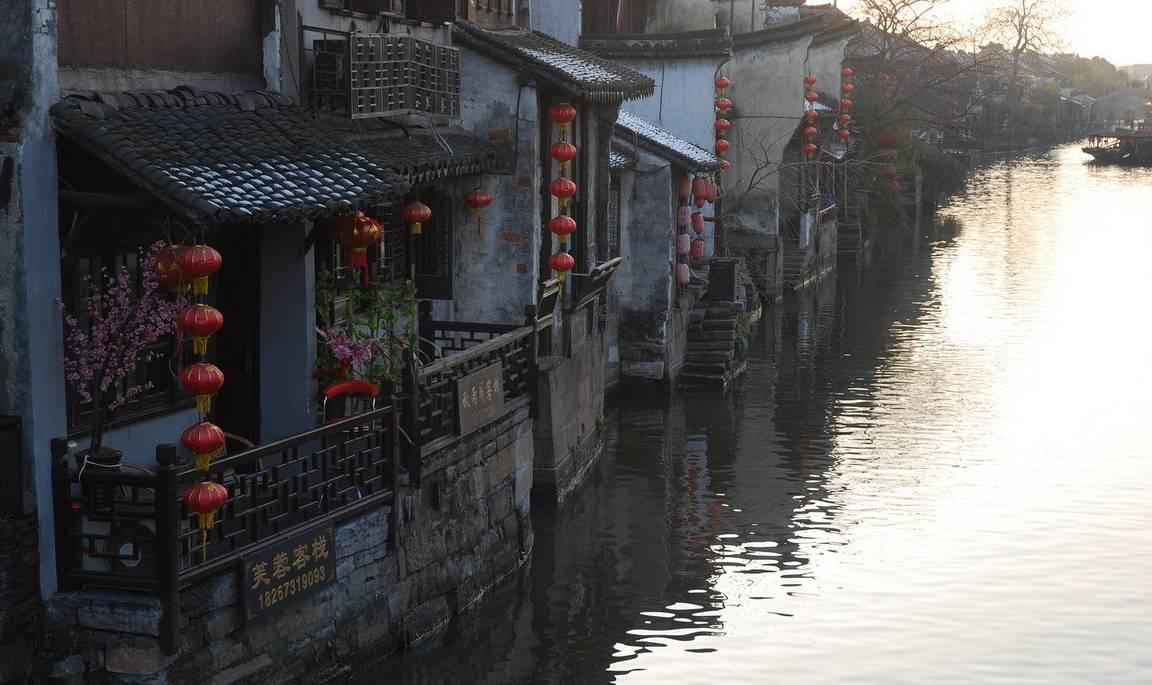 逃出上锁的现代房间7